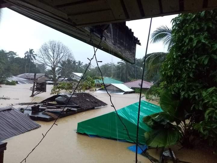 thefuture_group's tweet photo. Update : WALA PA NA RESCUE SILA, NAAY 9 KA BATA! PALIHOG KO HUHUHU TAAS NA KAAYO ANG TUBIG SIGE PA GHPON ULAN

P3 POB. Rosario AGUSAN DEL Sur https://t.co/SheUZuqIX4