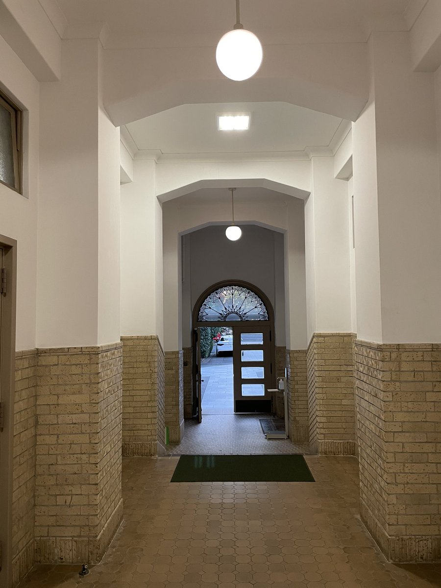 ryosokai's tweet image. 【六甲台第一キャンパスロケ地巡り③】

インスタントラーメンを開発した安藤百福夫妻がモデルの連続テレビ小説「まんぷく」では主人公の福子(安藤サクラさん)が地方専売局を訪れるシーンなどが撮影されました！

また別のシーンで使われた兼松記念館も本館に負けず劣らずとても立派な建物です✨