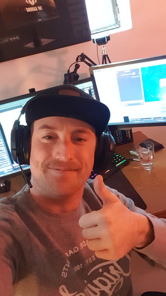 Moin moin die Doghouse morningshow Twitch.tv/h0dii