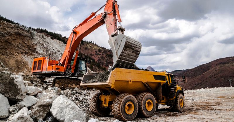 im_mining's tweet photo. Using oil analysis as a predictive tool can help mining operators ensure they get the maximum life possible from their hydraulic fluid and move away from time consuming, reactive maintenance, Neil Buchanan says | https://t.co/BPP0GWSs6j @petrocanada #miningfuels #minemaintenance https://t.co/ScLZkPS0ir