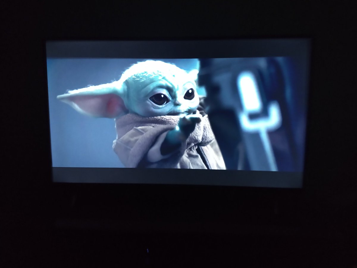 0scarhdz's tweet photo. ¿Se acuerdan de ese momento en Rogue One que voló la cabeza de todos? Así describiría el season finale de #TheMandalorian : te deja con el corazón chiquito. El final y la escena post-creditos son MOMENTAZOS en Star Wars. https://t.co/oh78Gnbp89
