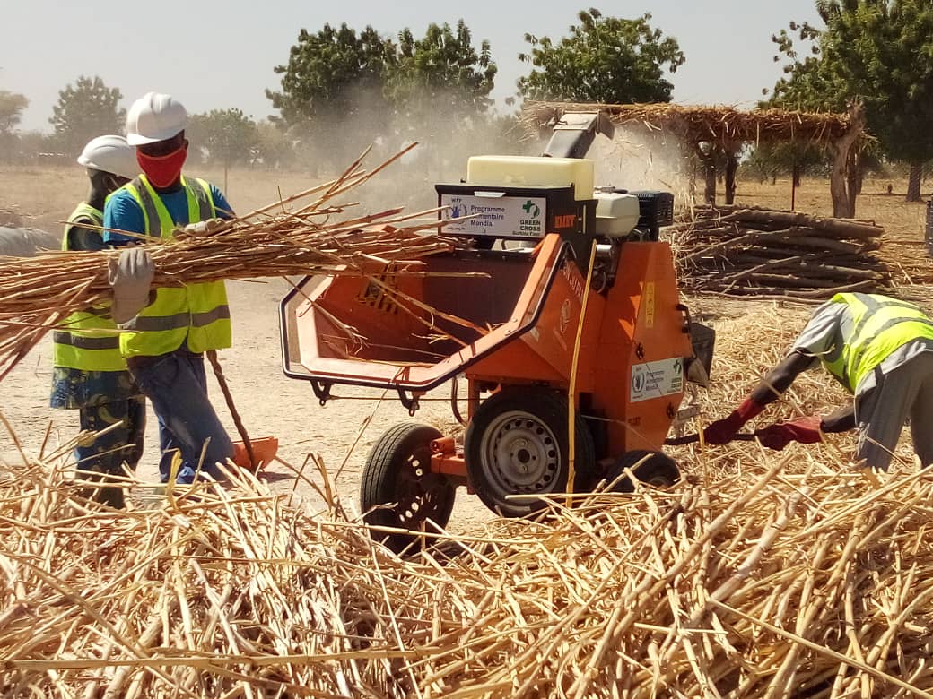 CanEmbBFA's tweet photo. 🇨🇦 is a proud sponsor of resiliency projects empowering vulnerable local communities in the Gnagna province #BurkinaFaso, including🚺, via @WFP & its partners:
✅rehabilitation of agricultural land ; composting and stockpiling of products #Diaka
⛔️malnutrition in children #GASPA https://t.co/lcd2XmQn6l