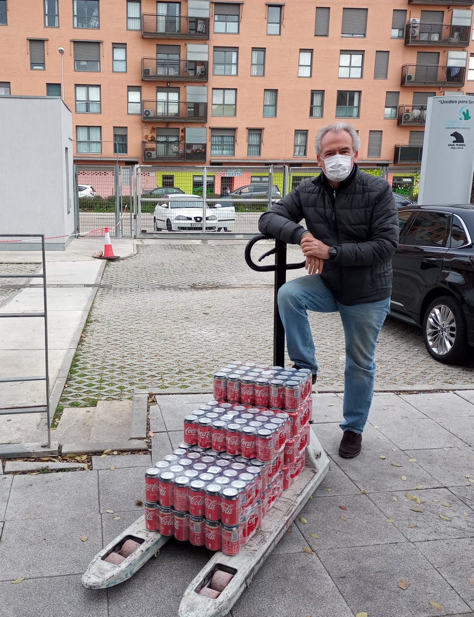 Gracias a nuestra voluntaria Berta por las gestiones realizadas, para facilitarnos bebida para nuestros recursos. Y gracias siempre a Antonio por su disponibilidad y compromiso.