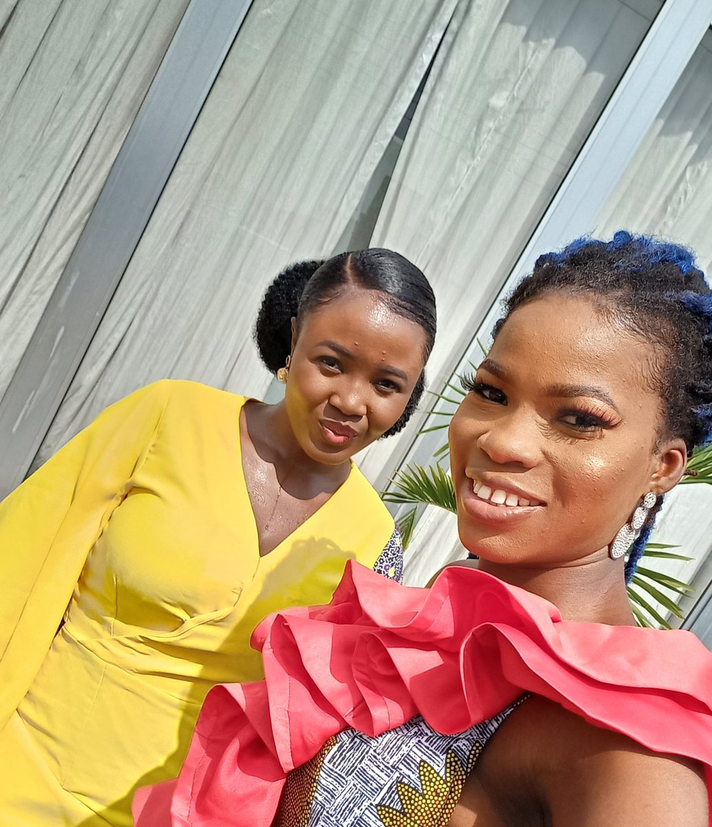 Tifeoluwani3's tweet photo. About #2020AD 
Showed up as a pretty wedding guest ✌️ https://t.co/qPT5JYMXOK