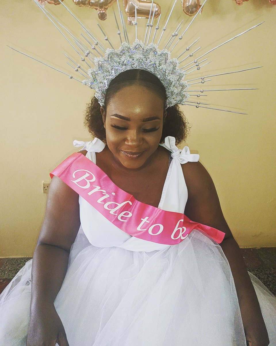 monumentalmay's tweet photo. Beautiful brideπ₯°πΉπ
Halo crown by May Coutures. πππ
#ibadan #halocrown #mayvcoutures #wedding #bride #art #craft #headpice #hairaccessories #weddings #ido #love #bridalshower #bridesmaids #bridal #bridetobe #bridals #designer #africa #creativity #couple #nigeriawedding https://t.co/q7LnpWRQl7