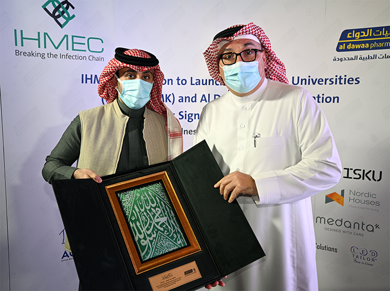 IhmecProject's tweet photo. Professor Ziad Memish was awarded for his contribution to both countries &amp; knowledge-exchange in the field of infection prevention by the Finnish Embassy, IHMEC Project &amp; by AlDawaa Co. #indoorhygiene #saudiarabia #infectionprevention #CBresults https://t.co/w8O1btgqjB