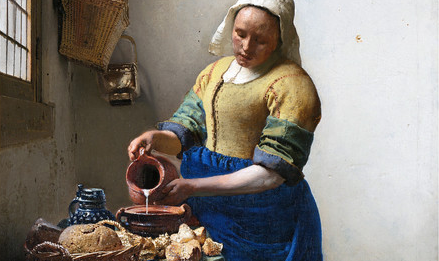 Finché quella donna del
Rijksmuseum
nel silenzio dipinto e in 
raccoglimento
giorno dopo giorno versa
il latte dalla brocca nella scodella
il Mondo non merita
la fine del mondo.

(Wislawa Szymborska)