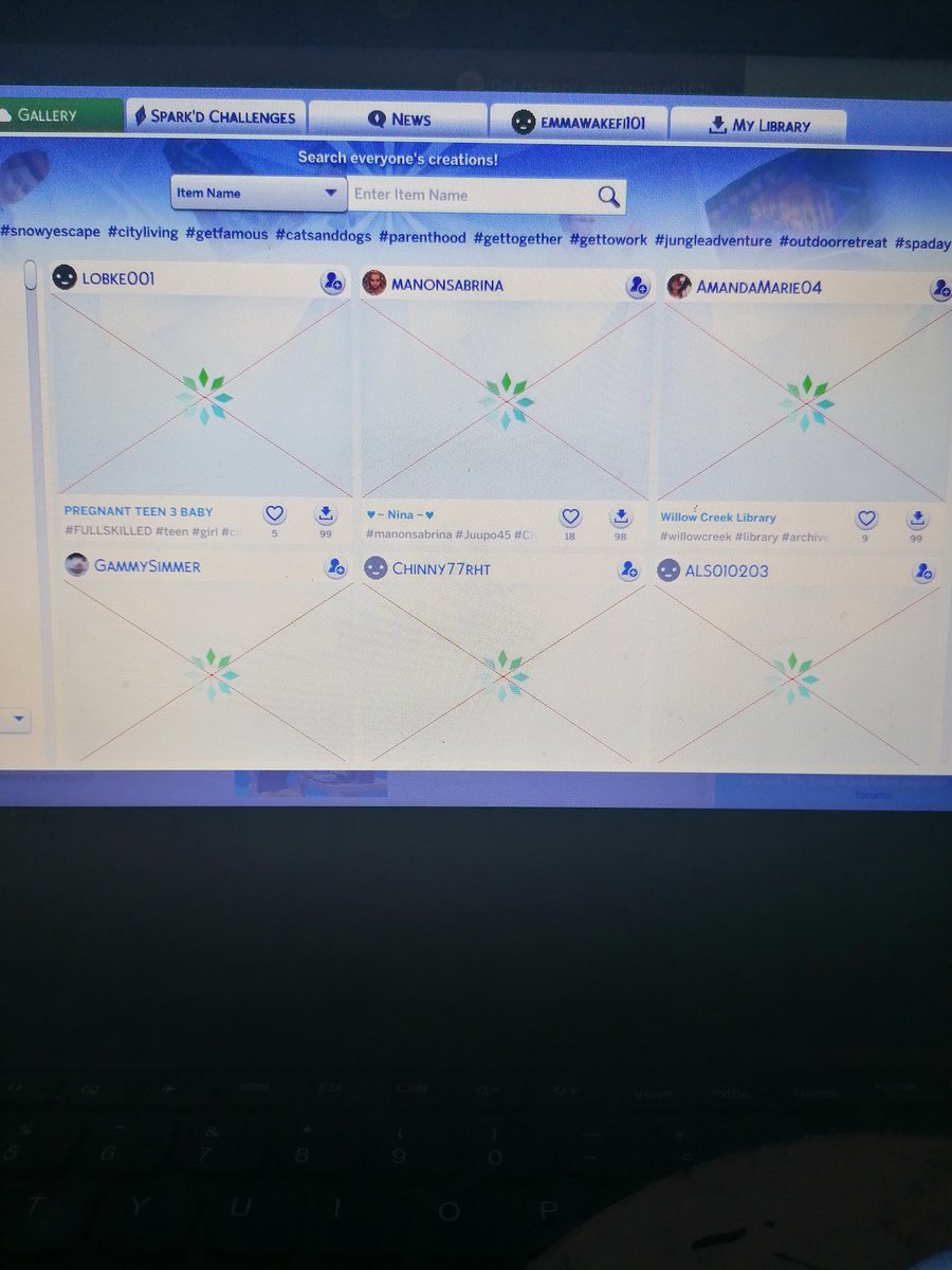 MyPrettySummer's tweet photo. Anyone know why my gallery on @TheSims looks like this? @EAHelp  #Sims4 https://t.co/v9fsmYxdS7
