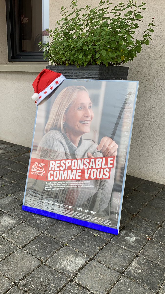 #Noussommeslàpourvous aux couleurs de #Noël . 🎅🎄Force à tous mes ami(e)s de la Promo #G27 pour leur présentation de fin de parcours qui a lieu ce jour. 🔝 @jrs38330 <a href="/Lep_Jonathan/">LEPOIVRE jonathan</a> <a href="/AlexandreBerar8/">AlexandreBerard</a> <a href="/FrancoisGalli/">GALLI François-Xavier</a>