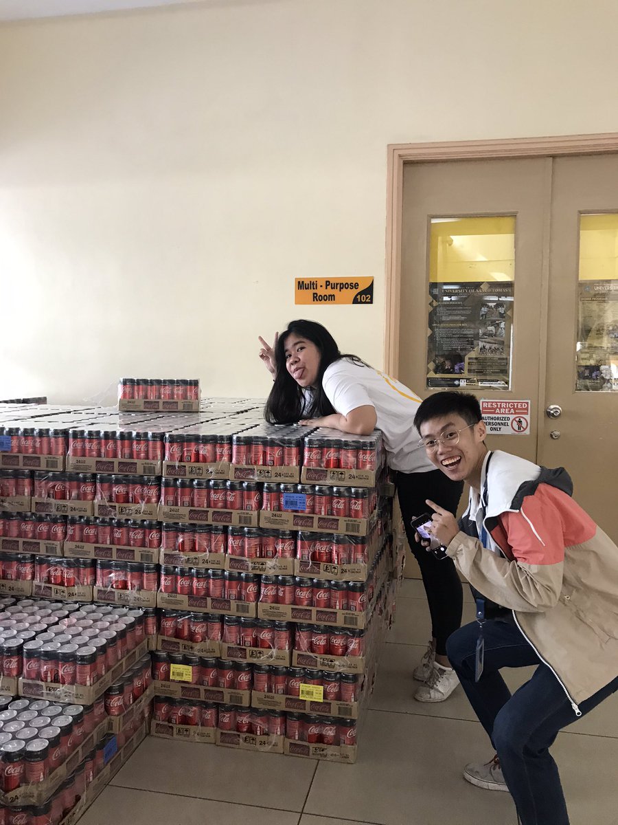 limsermenthuuh's tweet image. #CSCFartherandFurther 

THOSE COKE BOTTLES THO 🥤(luv u gilbert 💖) 
+ d fireworks 💥