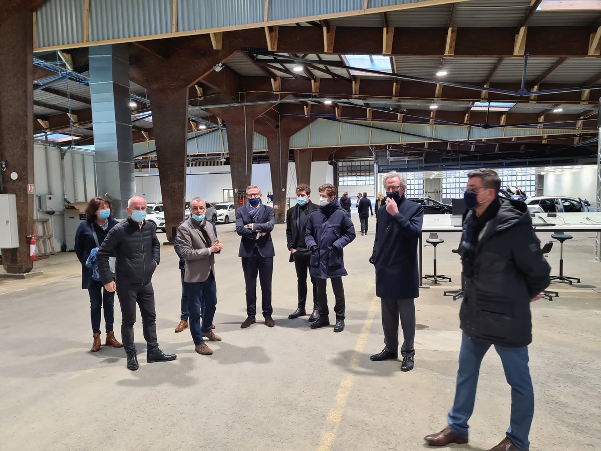 Je visite notre usine de reconditionnement de véhicules d'occasion à #Bruz. 
À terme 20.000 voitures par an sortiront d'ici. #Rennes #Bodemer #Bretagne
