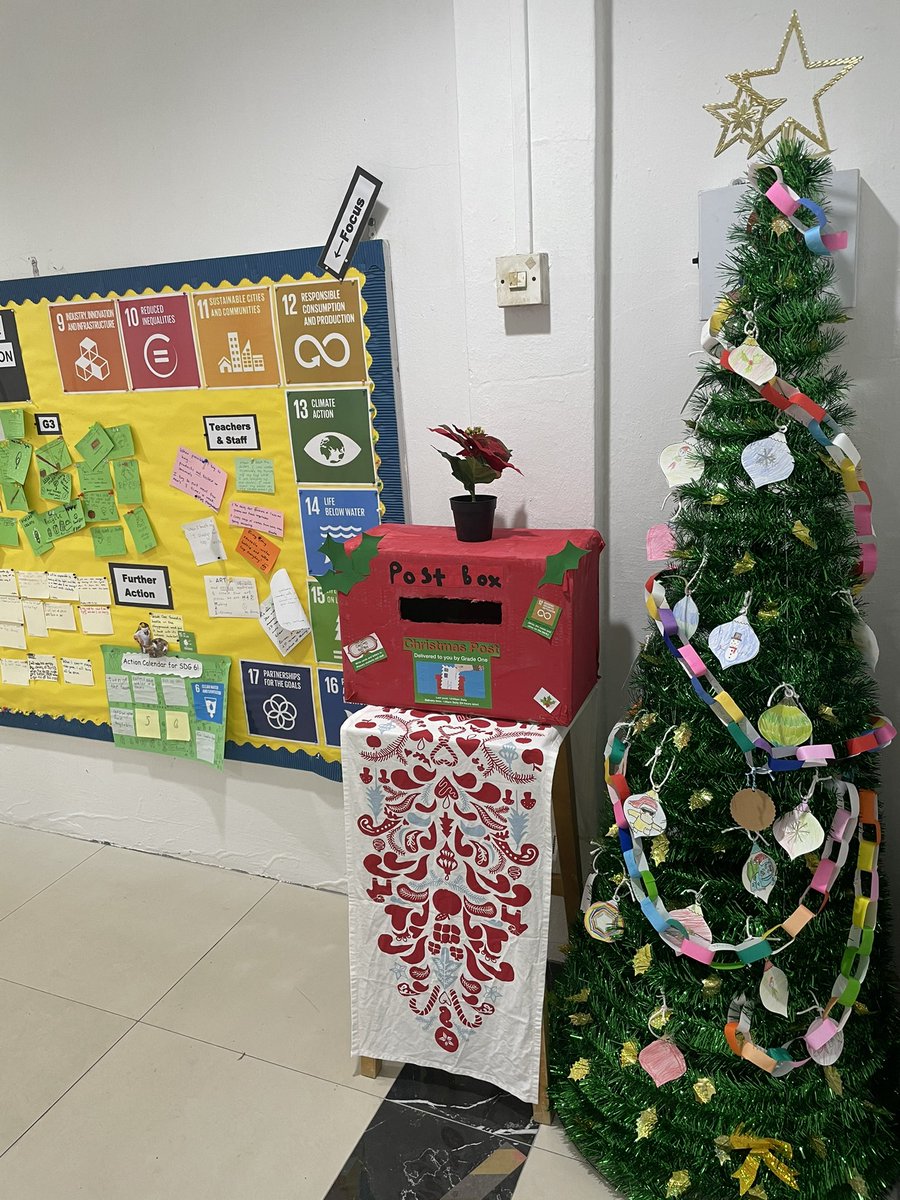 CikguHayward's tweet photo. Thanks for delivering all my post Grade 1! Happy Christmas! #isspride https://t.co/j3lGWkrxGp