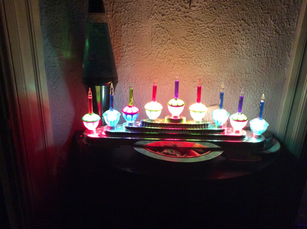 shadfromdc's tweet photo. As a Menorah- /
or to light a Christmas tree. /
I love bubble lights! /
#haiku #bubblelights https://t.co/2M2EPXmFvG