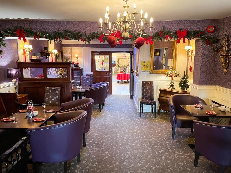 We're all set for another busy morning here at the Bellbridge House Hotel! For all restaurant and accommodation enquiries call (065) 7084038.
Bookings are essential. #coffeemornings #chats #christmas #restaurant #bar #accommodation #nightsout #christmasparty