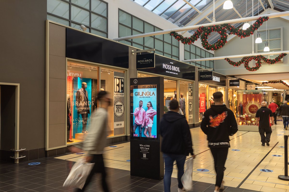 MarkSmartDooh's tweet image. The York designer outlet centre and York Vanguard Centre are just of couple of retail &amp;amp; leisure destinations that are attracting the last minute Christmas shoppers. @outdoor_smart