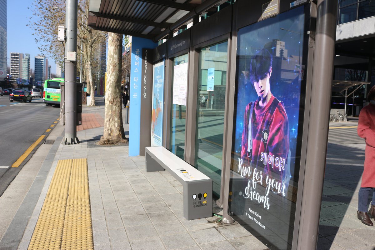 KTeamHonduras's tweet photo. Hello Keiys💚

K's CHRISTMAS PROJECT♥

2020.12.18~2021.01.19

Samseong Station
Bus Shelter 23-781 

Thanks Keiys For everything♥

케이야 사랑해요♥ 

-K Team Honduras

#K_RUN_FOR_DREAMS 
#K_OUR_HERO 
#K_DEBUT https://t.co/6BTwpkUuvf