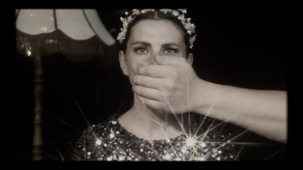 Vanish 👉youtube.com/watch?v=GWo6J7…