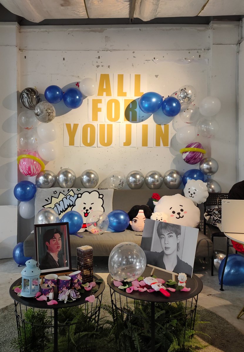 Hyunjoon_94_00's tweet photo. 1st day of #Allforyoujin event!
Thank you @GirlinLuv_D12 for the small gifts the gift is rlly cute 🥺💜 https://t.co/EznLl3QULr