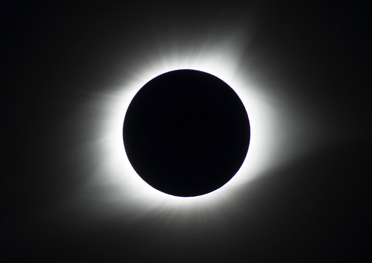 prodK0YA's tweet photo. @BTS_twt OH MY GOD AN ECLIPSE https://t.co/rNQ8XRJ4pt