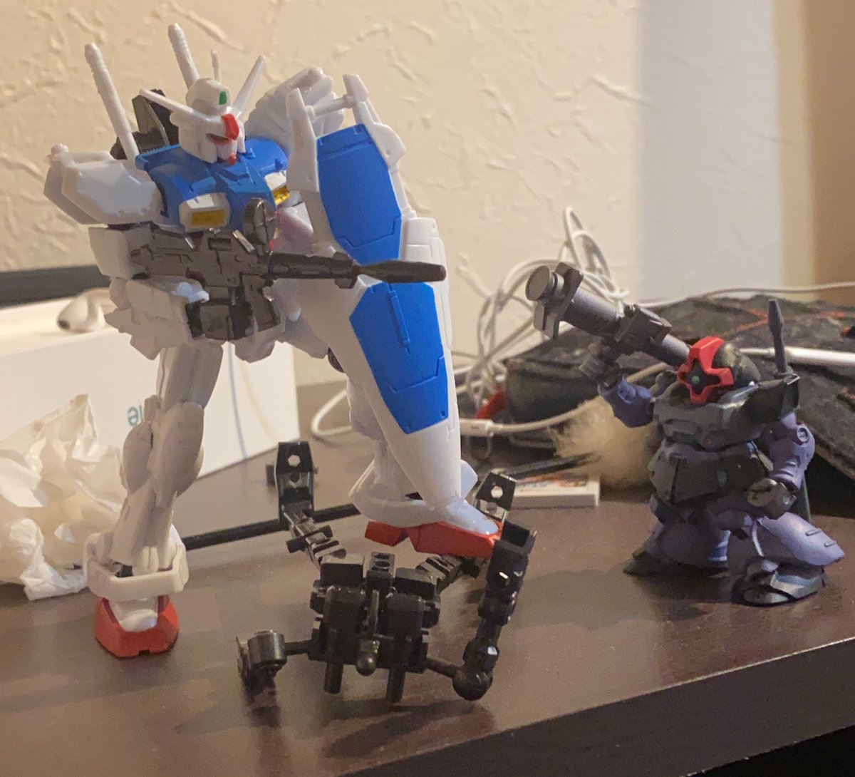 PoPoFA5's tweet photo. コンビニで見かけたやつ
試作1号機君カッコいい https://t.co/Hv6zWEByO9