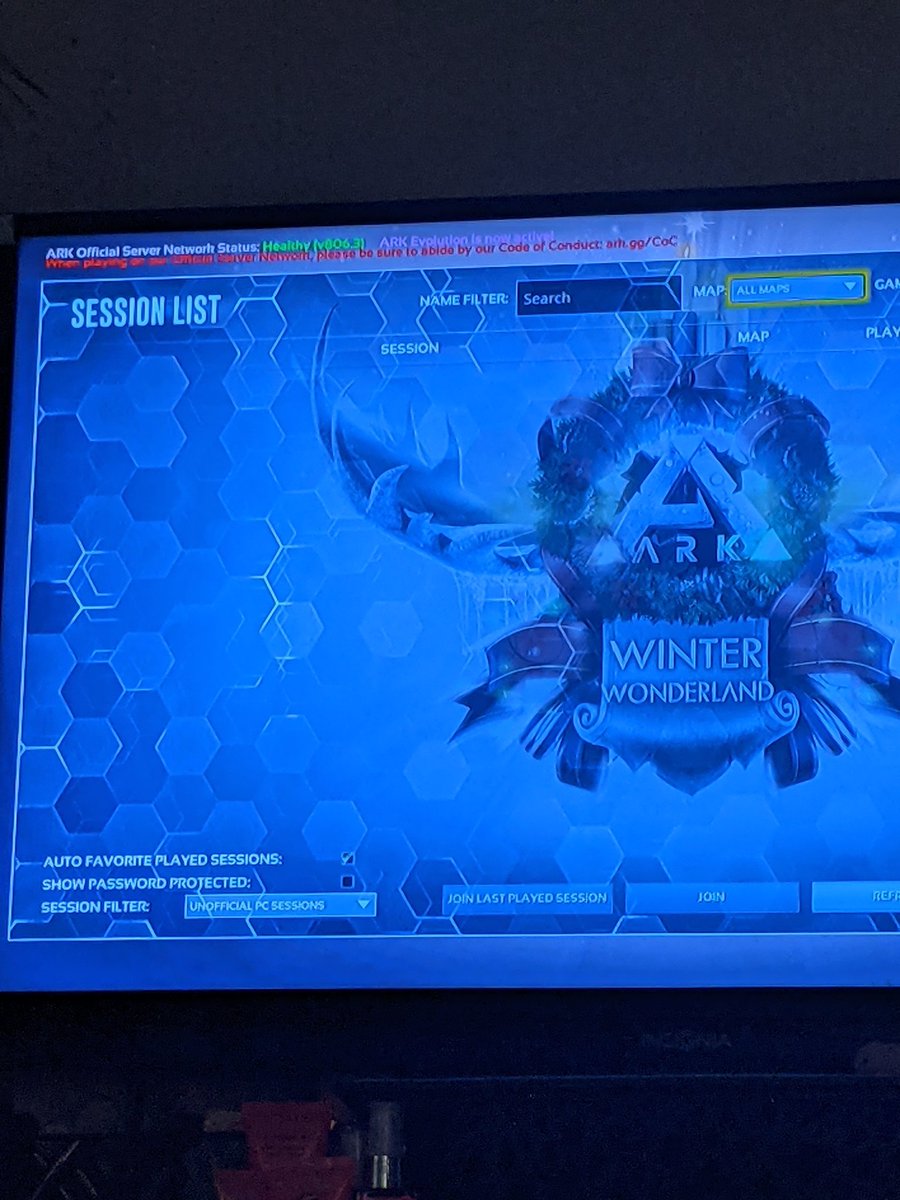 AlexandriaMBer1's tweet photo. Why can we see unofficial servers??? @survivetheark #ark #ARKSurvivalEvolved #broken #arked https://t.co/dLuJN6uyl3
