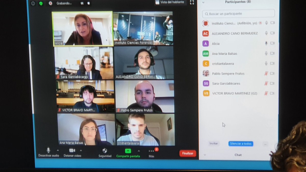 es_ncl's tweet photo. El equipo CODESURGEONS está realizando la defensa de la resolución de los retos de la final ante el tribunal de la competición.

#IINationalCyberLeagueGC https://t.co/LOY94o0zu7