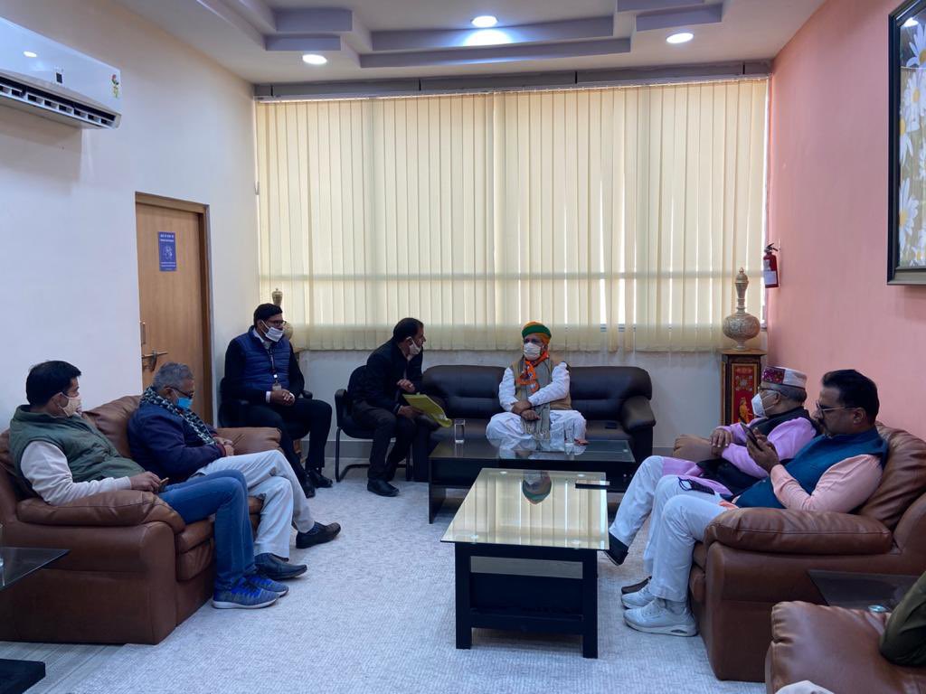 arjunrammeghwal's tweet image. आज बीकानेर पहुँचकर नाल हवाई अड्डे पर अधिकारियों से मीटिंग करके नाल एयरपोर्ट के विस्तार को लेकर प्रॉजेक्ट्स को लेकर विस्तृत चर्चा की। इस अवसर पर बीकानेर भाजपा के वरिष्ठ पदाधिकारी भी साथ उपस्थित रहे। #ConstituencyUpdate #Bikaner