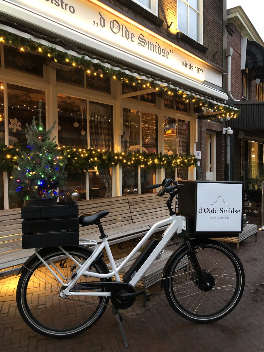Wel een gezellig bezorgfietsie geworden, toch? #kerstboom #kerstmis #bezohohohorgfiets #Snidseleven