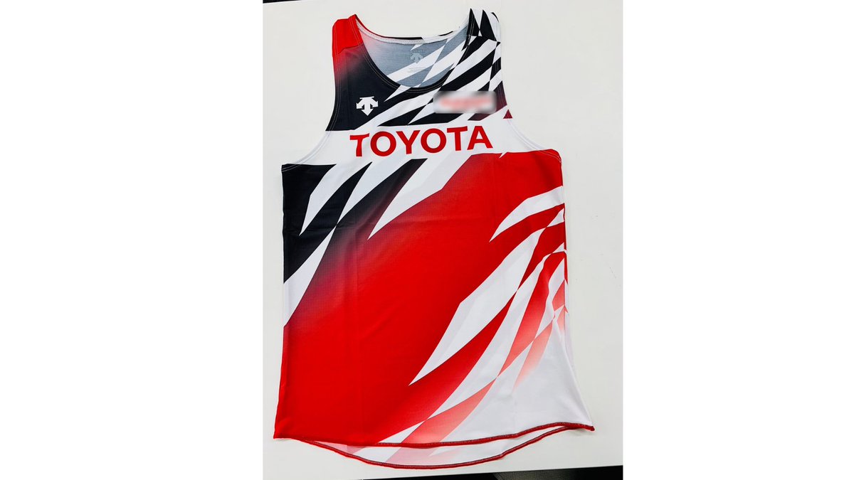 公式 Descente デサント トヨタ自動車陸上長距離部さんの駅伝ユニフォームが完成しました 実は今年から左胸にもマークが入れられることになりました マークは 本番のレ スのお楽しみです デサント駅伝0区 Toyota Rikucho