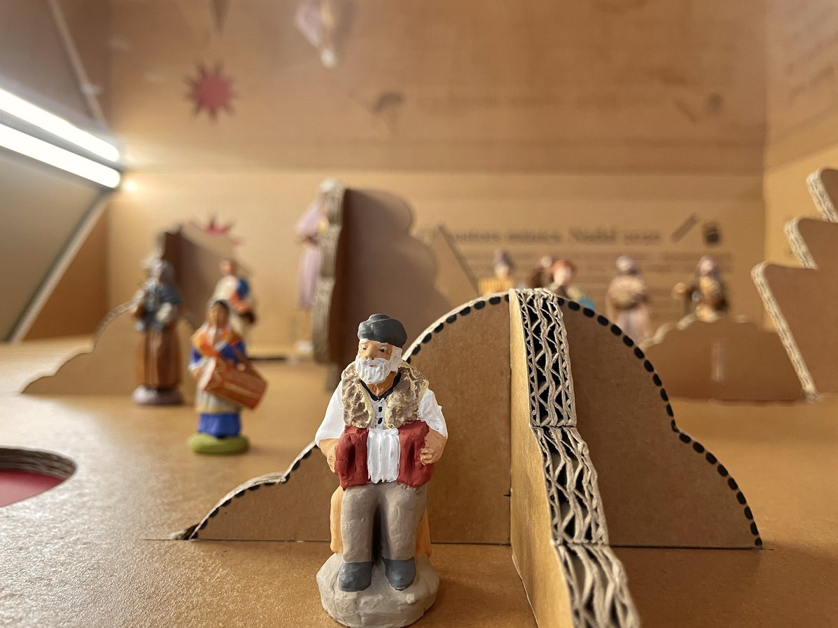 museumusicabcn's tweet photo. Tenim nou pessebre “Els pastors músics”, fet amb materials reciclables, dissenyat per Albert Vallverdú i... amb peces de la col·lecció privada d’en Jaume Ayats! #pastorsmúsics #pessebre https://t.co/5wszRmlOzw