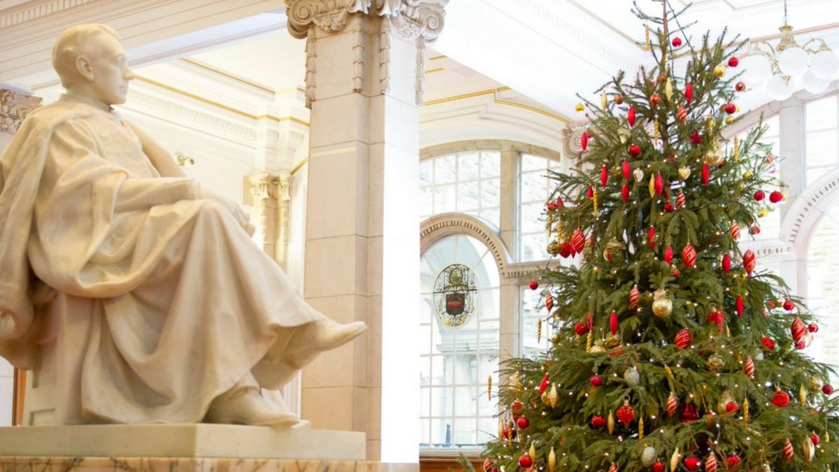 The University's Christmas break will start today, Friday 18 December and last until Monday 4 January 2021.

Enjoy the festive period wherever you are! 🎅🤶🎉🎁🎄🌟