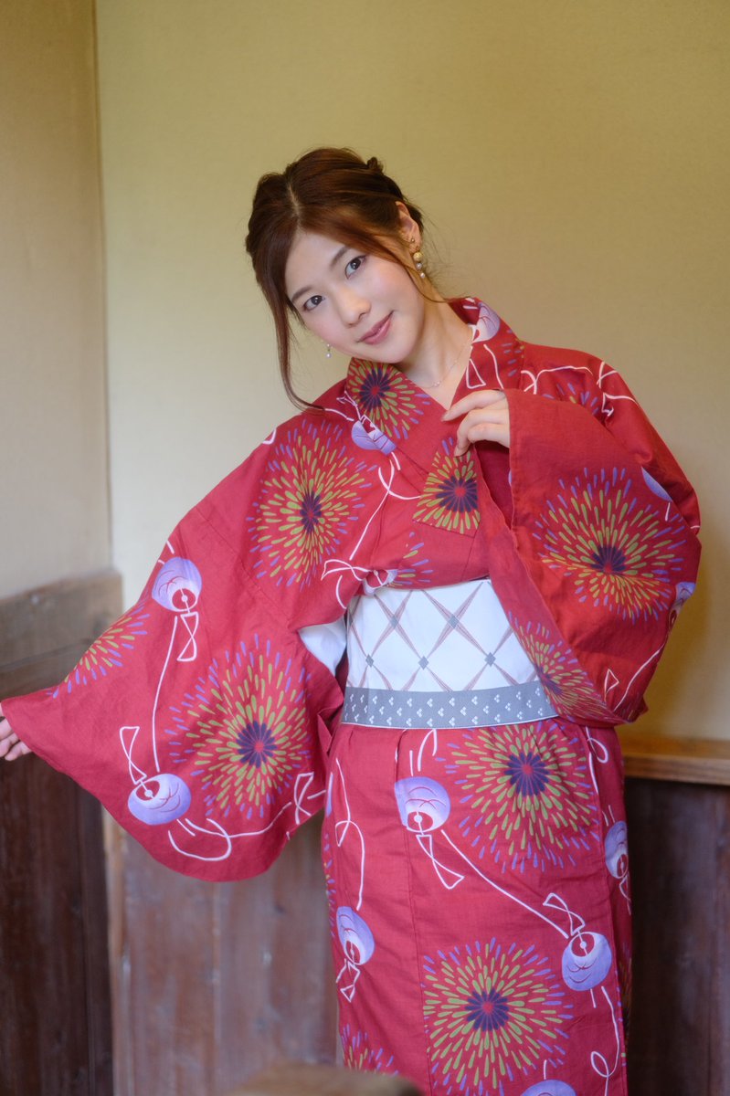 mitsuki_tungl's tweet photo. 開運セブンには選ばれなかったけど、
#浅草百美人2020
１００人に選んで頂けました🥲💓✨

たくさん投稿させてもらって、
少しでも想いが届いたかな？？☺️

応援ツイート、RT、ふぁぼ
本当にありがとうございました✨

２０２１年は、
もっともっと和服と寄り添う
撮影に巡り会えますように👘💕 https://t.co/XHhvOPUzYV