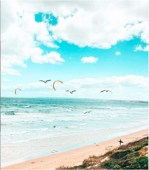 Weekend plans:

Enjoy a lovely morning stroll on the beach, a coffee from a local café, and uninterrupted island views. 🧡🏝️

Photo from @visitgeelongbellarine