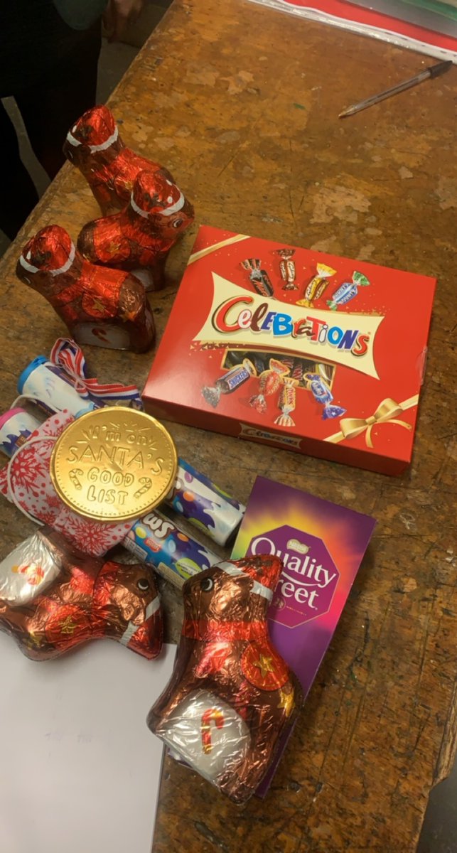 captaincyteam's tweet photo. Well the school year of 2020 has came to a close💚 We’ve had a great last day From our virtual talent show to Christmas quizs.Also the amazing amount of food bank donations we collected was outstanding!
Have a Merry Xmas and happy new year🎅🏼
Regan &amp; Maisy x https://t.co/osOHp8bKkH