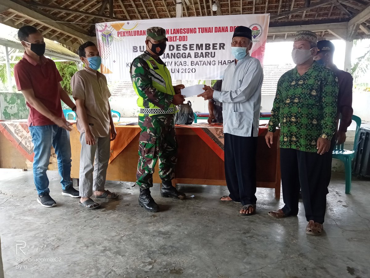 murnipld04346's tweet photo. Penyaluran BLT DD Bulan Desember 2020 di desa Jangga Baru.
Semoga covid 19 segera berlalu..
dan perekonomian masyarakat segera pulih kembali. Sambut tahun 2021 dengan semangat baru..
#Kemendes
#tppiJambi
#tppiBatanghari. https://t.co/grWbW6KiD5