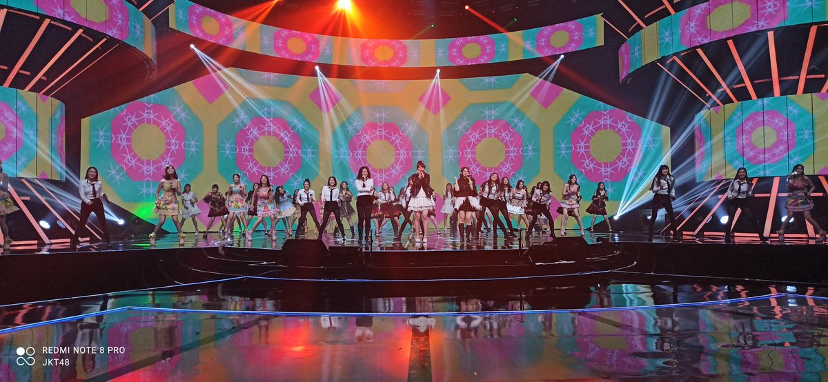 officialJKT48's tweet photo. M37 Only Today
OA OE!! 🤭
#JKT48SOLLUNA
#9thAnnivJKT48 https://t.co/toEHx0GHEY