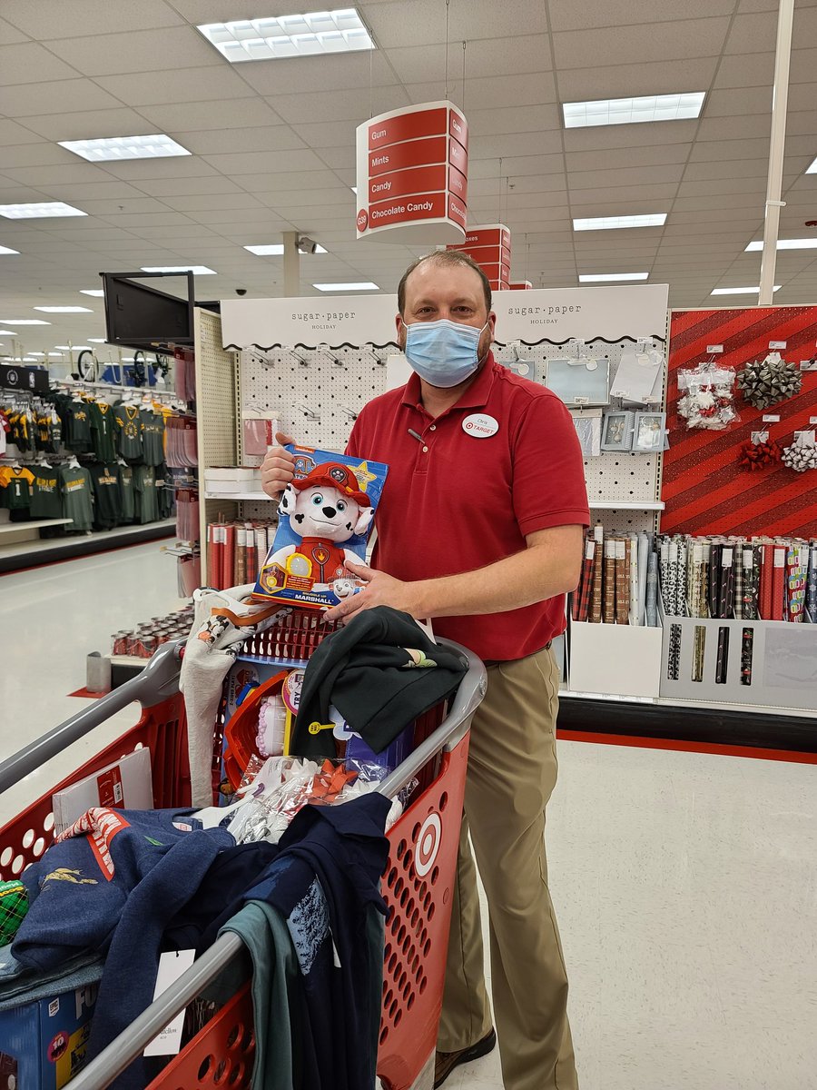 TargetEast's tweet photo. Step 1: Pick out gifts 
#D370Beach #targetadoptafamily #R300givesback https://t.co/sUWm0nIh5p