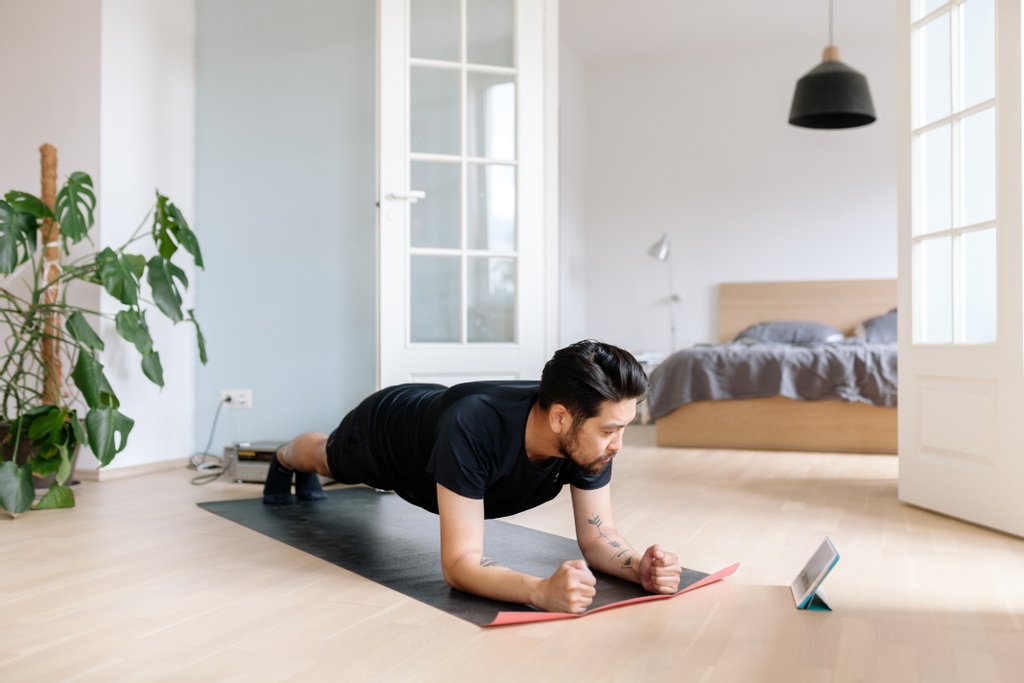 DocuSol's tweet photo. Don't forget to take the time to exercise in the midst of all of the craziness of the holidays! 🏃🏼‍♂️ Exercise is an essential part of constipation relief and lack of exercise or spending a lot of time sitting and/or lying down can increase risk of constipation. https://t.co/0VTc2F0McF