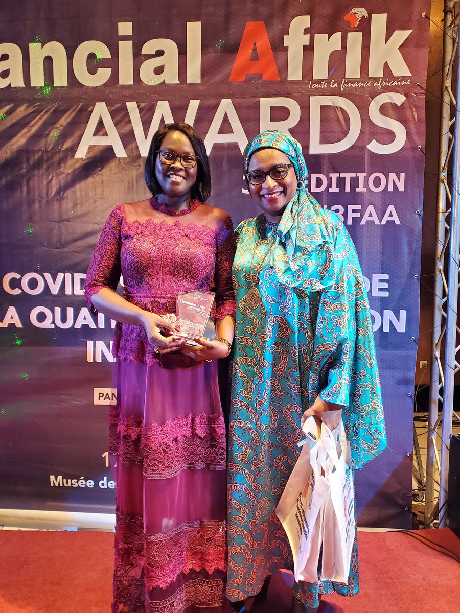 GRIF_Femmes's tweet photo. Marie Odile SENE, Directrice Generale @CGFbourse recoit le prix de "Meilleur Financier" de l'annee en #Afrique au #FinancialAfrik Awards  qui se s'est tenu ce 17 Decembre a Dakar. Ici avec sa Directrice Generale Adjointe Ndeye Khady Diack Bah #inclusion
#InclusionFinanciere #3FAA https://t.co/2xbRB9IDYf
