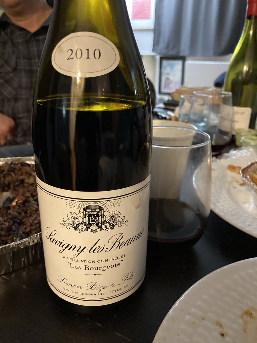 DoliverosDaniel's tweet photo. Another great producer from one of my favorite regions for #PinotNoir,#SavignylesBeaune by the traditional #SimonBize their10 #Bourgeots was irresistible,ruby color,aromas of kirsh,chocolate,leather & raspberry,medium body,great texture/balance,hint of orange on the savory finish https://t.co/3MPc293lgZ