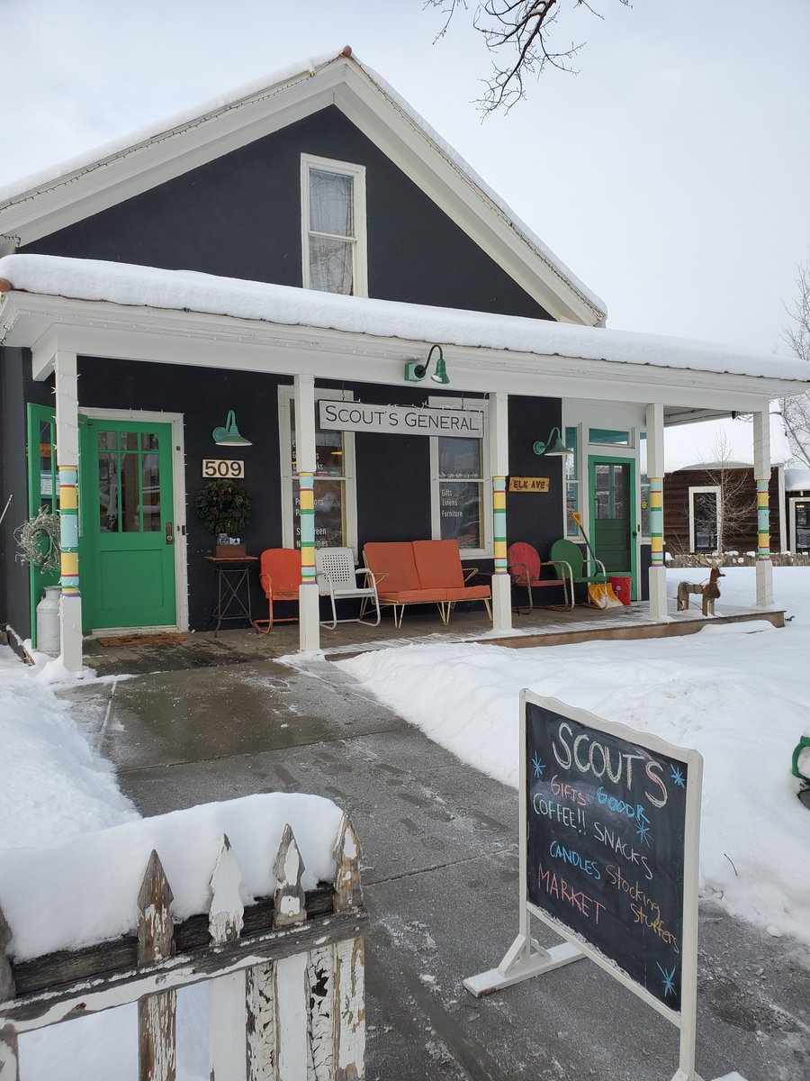 FirstAscentCB's tweet image. 📣 Tomorrow swing by Scout's General Store for $1 cups of Dawn Patrol and snag a bag or two of our whole bean coffee. Check the last of your shopping off the list, sit back with a delicious cup of Dawn Patrol and enjoy the holiday! 
#crestedbutte
#specialtycoffee
#shoplocal