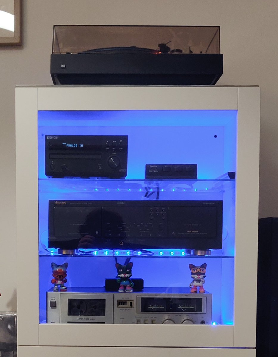frankyrhondda's tweet photo. Remember when upgrading your hifi meant buying a more modern one. I'm going in the wrong direction 😄. Love a separate. #sonyAmp, #pioneerCassette, #cambridgeAudioCD, #dualTurntable, #sherwoodCassette, #hitachiTuner https://t.co/iTUfwAeAnt