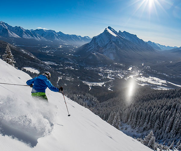 Mild temperatures and fresh snow (up to 45cm!) this week make for some ideal skiing ⛷️ and 🏂 other ⛸️outdoor 🐎🛷 adventures 🚴‍♂️ this weekend for everyone who may need a little break