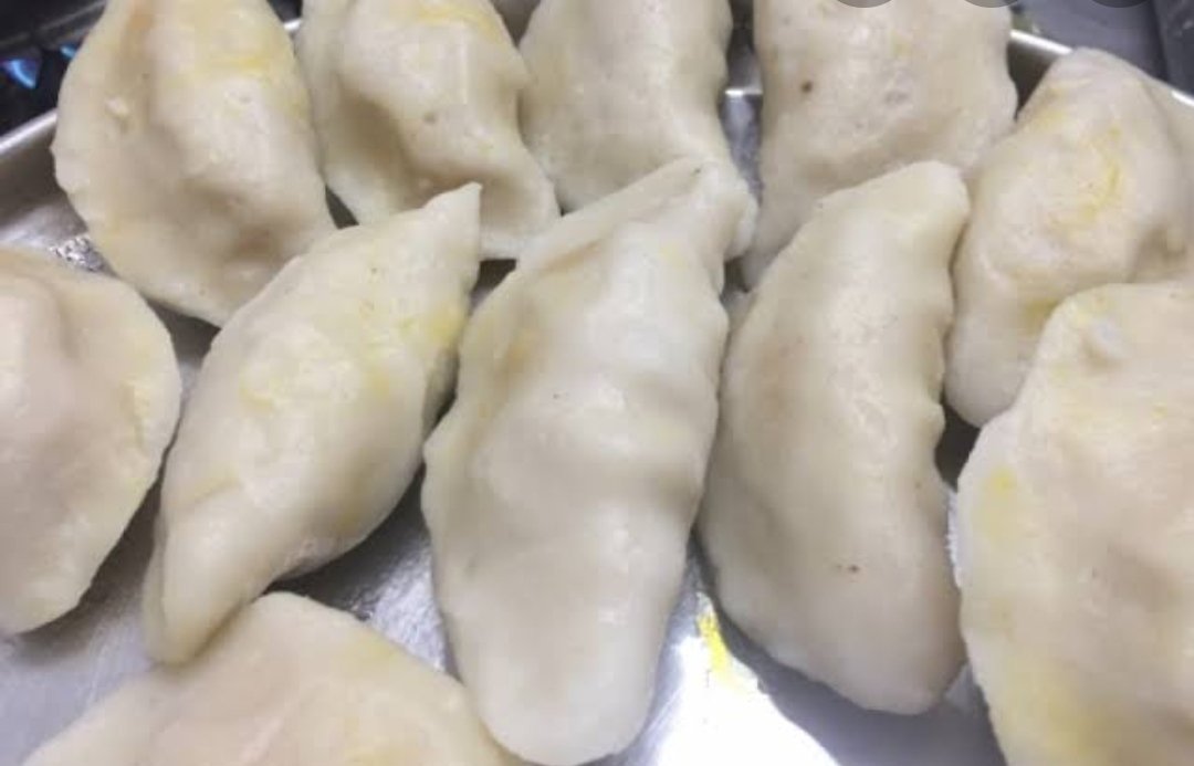 Pittha: this is steamed dumpling made with rice flour n stuffed with Daal, coconut-jaggery etc. Winter isn't complete without Pittha. "Poos ka pittha" Had a special place in Bihari household. In the "Paush" Month of hindi calender, Pittha used to be cooked in every home.