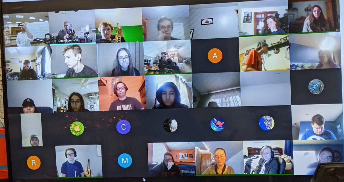 ChisagoBand's tweet image. On Thursday Prof Dean Sorenson met with Juniors and Seniors to talk Jazz, improvisation, &amp;amp; college auditions

AND Prof Jerry Luckhardt met with our Fresh and Sophs to chat about music in college and beyond!

@UMN_Music @umncla @UMNews @CLSupt2144 @daveCC7 @CLSD2144 @ChisagoHigh