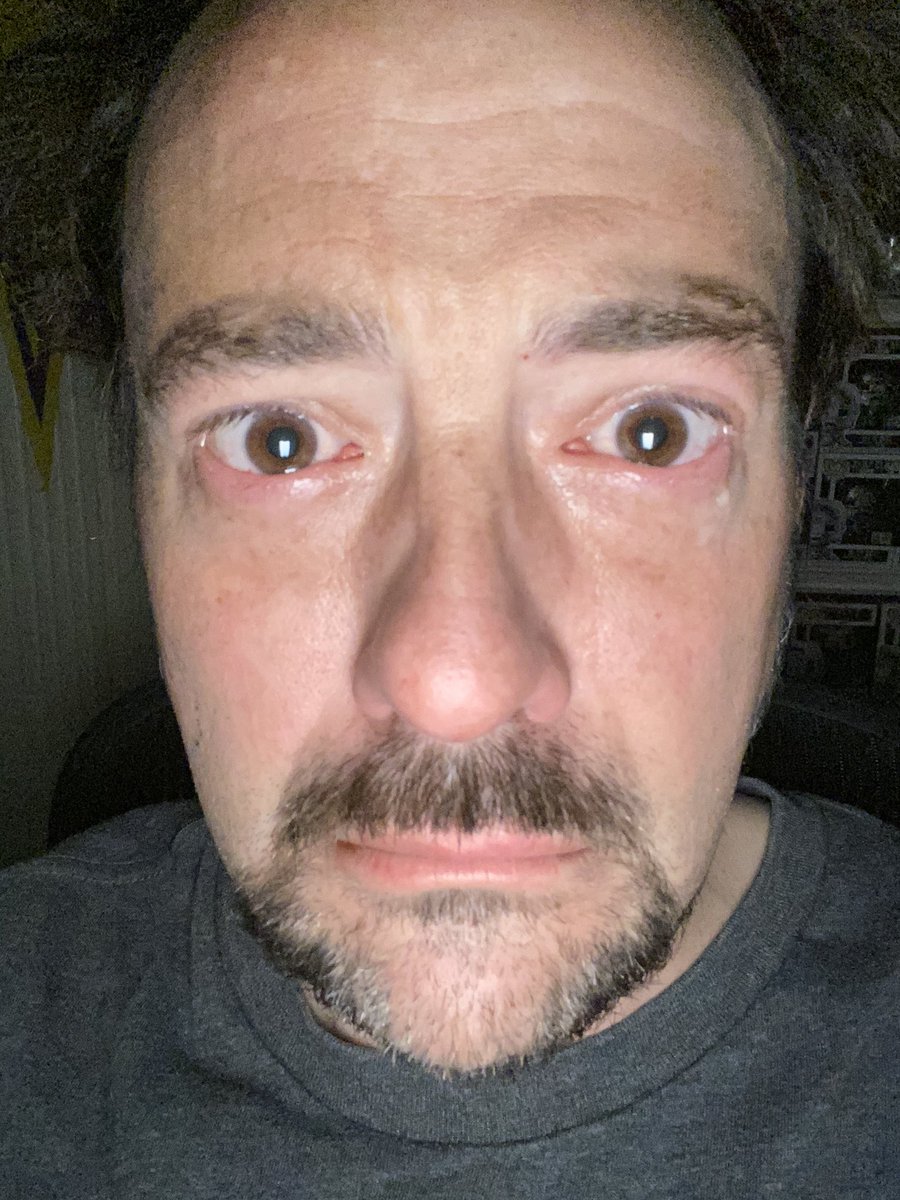 ThatKevinSmith's tweet image. Way too early to bawl my eyes out but holy Sith, that @themandalorian season finale was like watching my life flash before my eyes! @Jon_Favreau has the biggest balls in the business with that incredible third act flex! Easily the most positively surprising moment of 2020 for me!