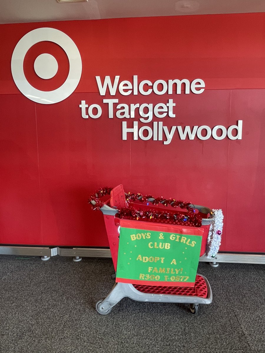 What an amazing Holiday season. Target is all about community and this season we partnered with Boys and Girls Club to “Adopt-A-Family”. What an exciting way to give back! #R300givesback #Targetadoptafanily <a href="/J_Szota/">Jessica Borquet</a> <a href="/Maritza1004/">Maritza</a> <a href="/aldenkooken/">Alden</a> <a href="/NatalieVallina/">Natalie Vallina</a>
