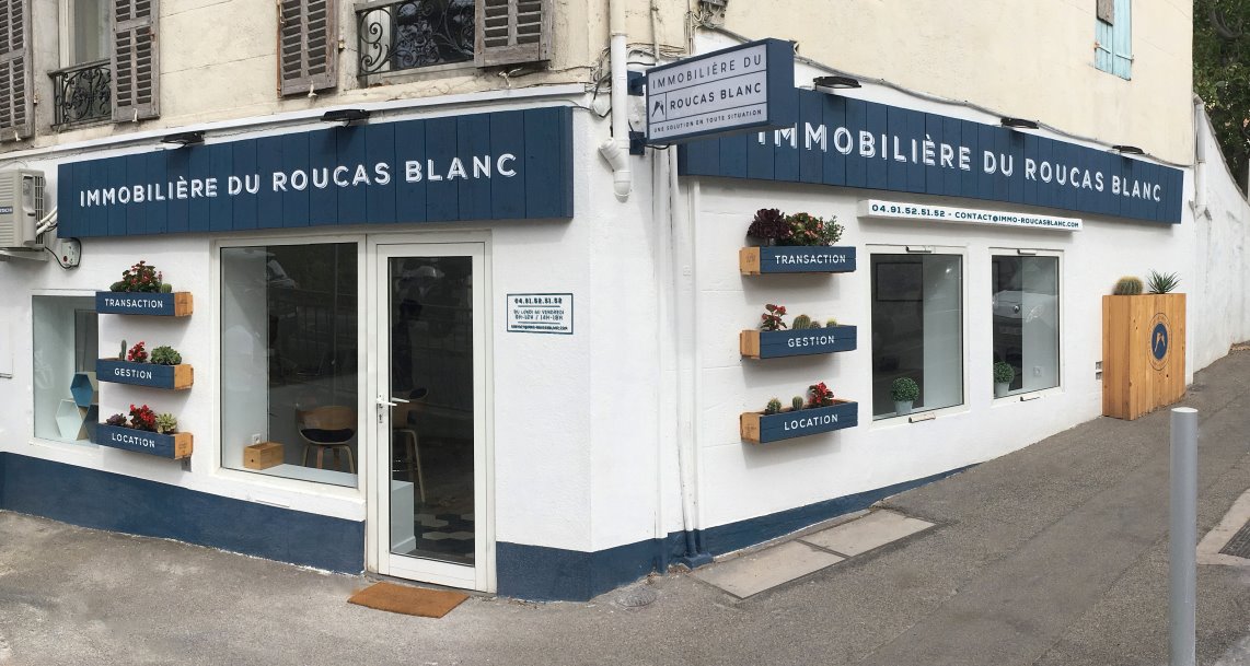 designmaker_off's tweet photo. Conception / Réalisation de la devanture de l'agence immobilière du Roucas Blanc.
#enseigne #devanture #peinture #paint #bois #wood #sign #frontshop #fabrication #jardinières #caissonlumineux #lightbox #typo #typography #marseille #immobilier #roucasblanc #plante #designmaker https://t.co/QwC77mwu6C