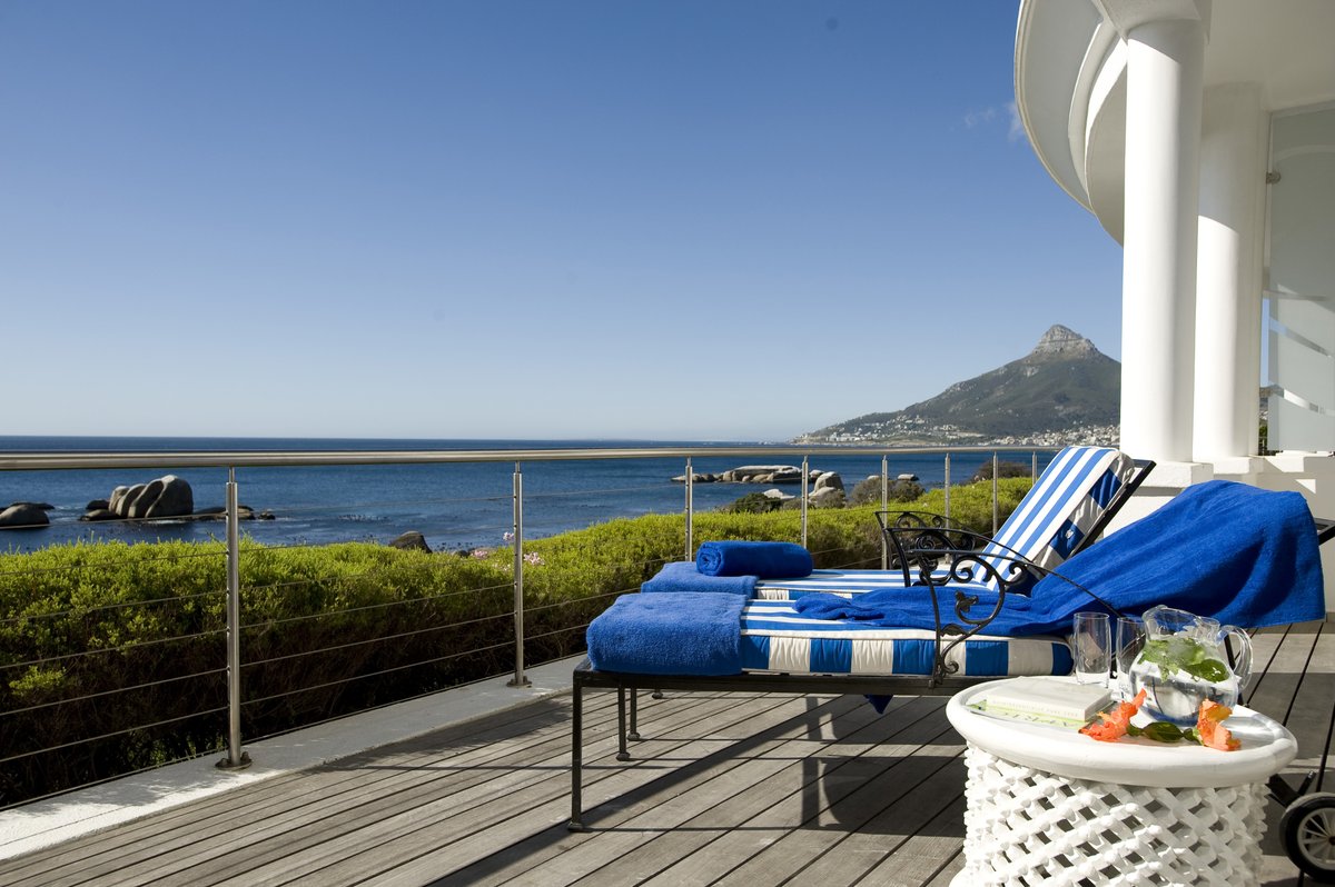 12_Apostles's tweet photo. Festive Escape, rediscover The Twelve Apostles Hotel and Spa, reconnect with family and loved ones with for stays between the 20th of December and the 27th of December 2020, including breakfast. (T’s &C’s Apply)
https://t.co/J3F7gFmxWy
#Staycation #Holiday #CapeTown #Explore12A https://t.co/H3AfB7OVNZ