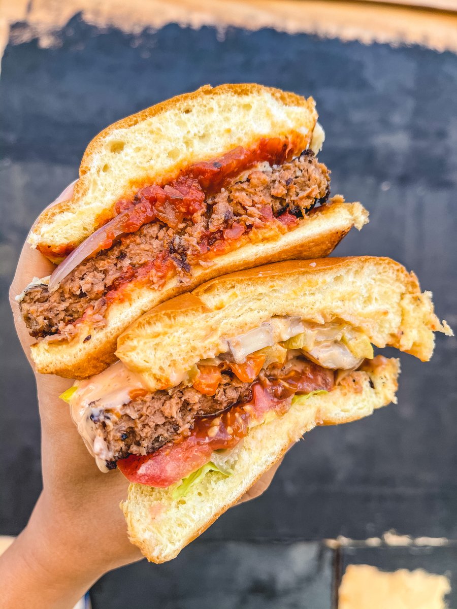 feed_the_malik's tweet photo. Legendary Burger, a local Black-owned vegan burger co, reached out &amp; invited me to try. I'm so glad they did cause they weren't on my radar at all. Food was BOMB. Find the ghost kitchen on Grubhub or curbside on H Street. #freefoodalert #BlackFoodFridays

https://t.co/yaEAnrnsO5 https://t.co/3cU67kt6di